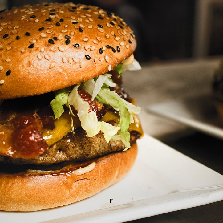 Burgers & Cocktails: The Unexpected Pairing You’ll Love at Warehouse