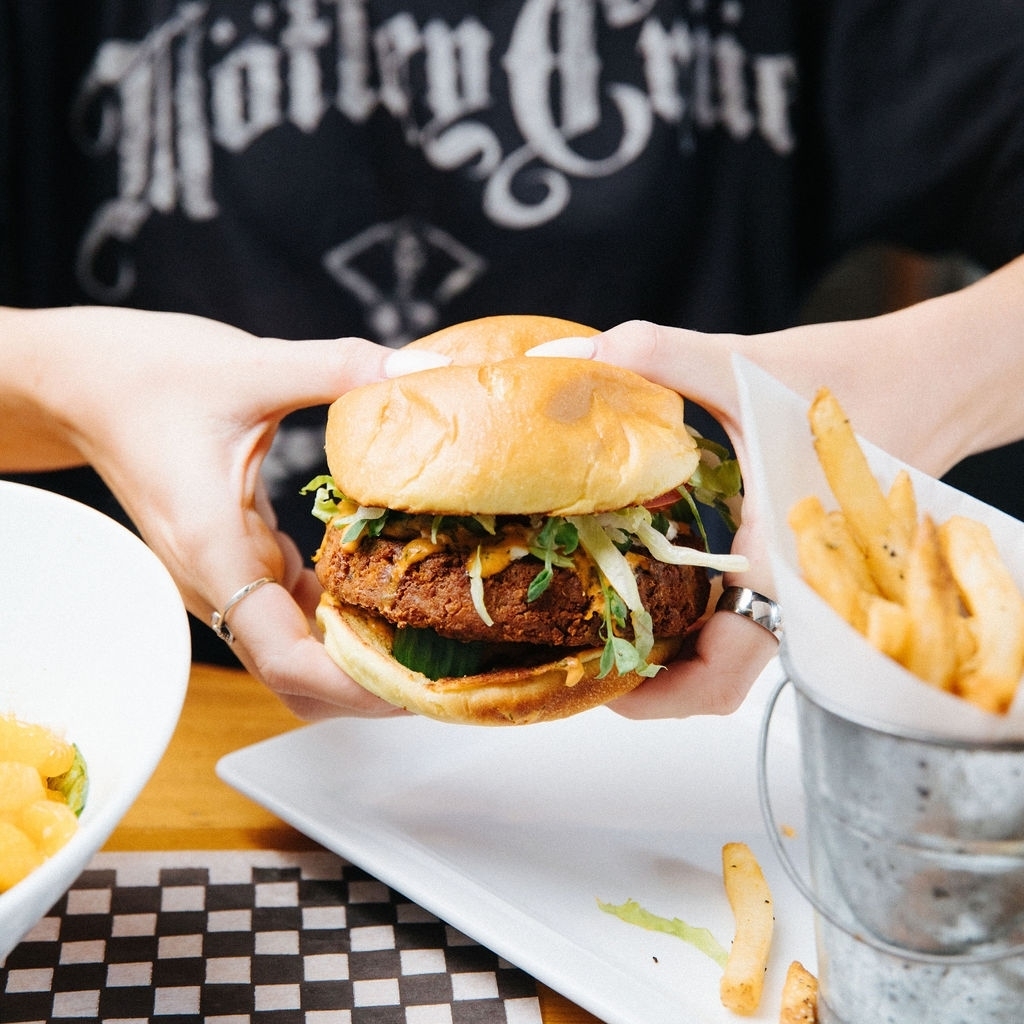 The Ultimate 2025 Guide to Cheap Places to Eat in Toronto